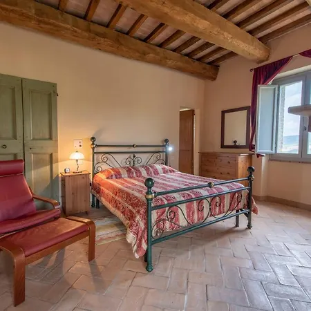 Villa Sleeps 6 Pool Wifi *