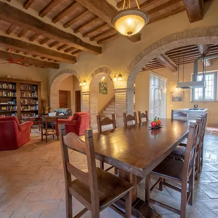 Sleeps 6 Pool Wifi