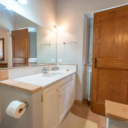 Villa Sleeps 6 Pool Wifi Pesciano