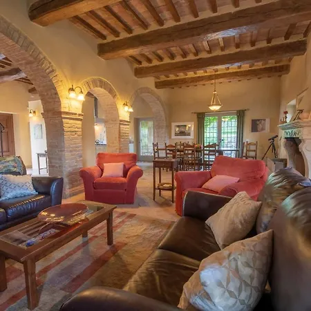 Villa Sleeps 6 Pool Wifi *