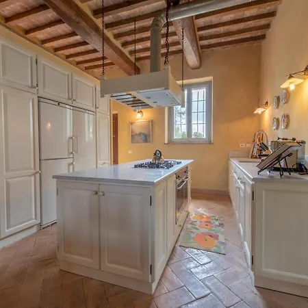 Sleeps 6 Pool Wifi Villa